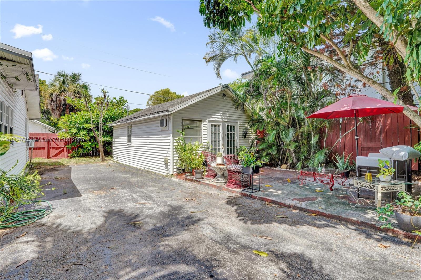 See details / 1125 sq. ft. $ 2025-08-07 0 Photo