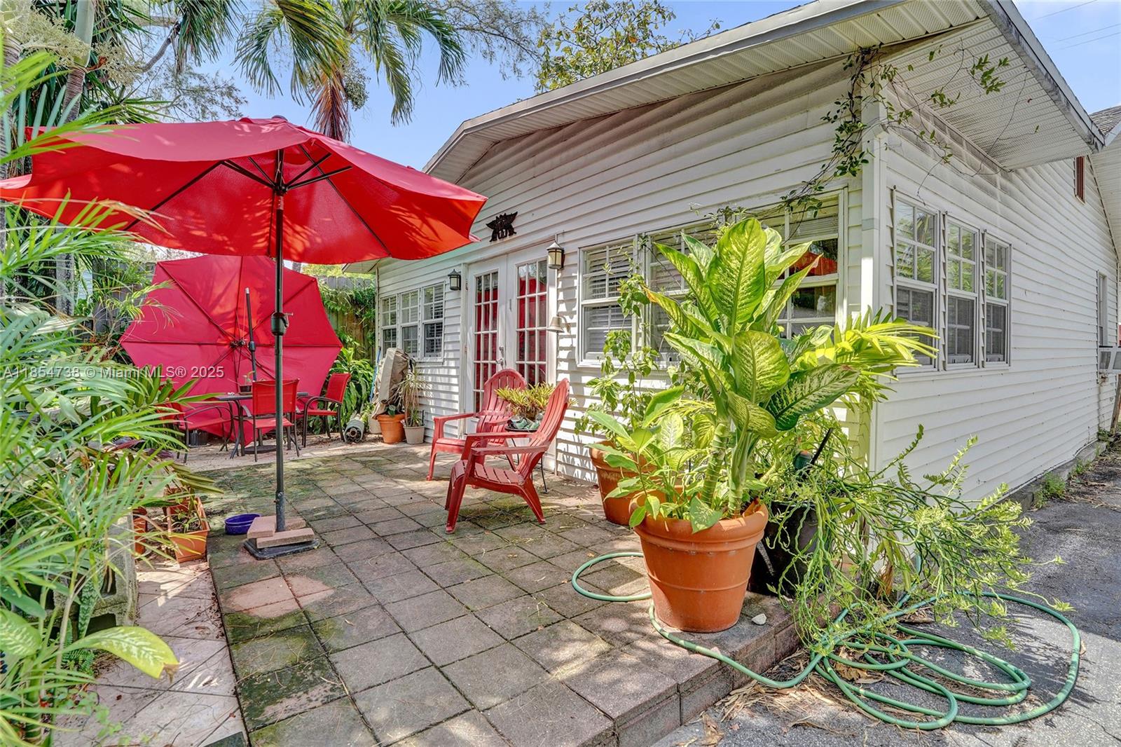 See details / 1125 sq. ft. $ 2025-08-07 0 Photo