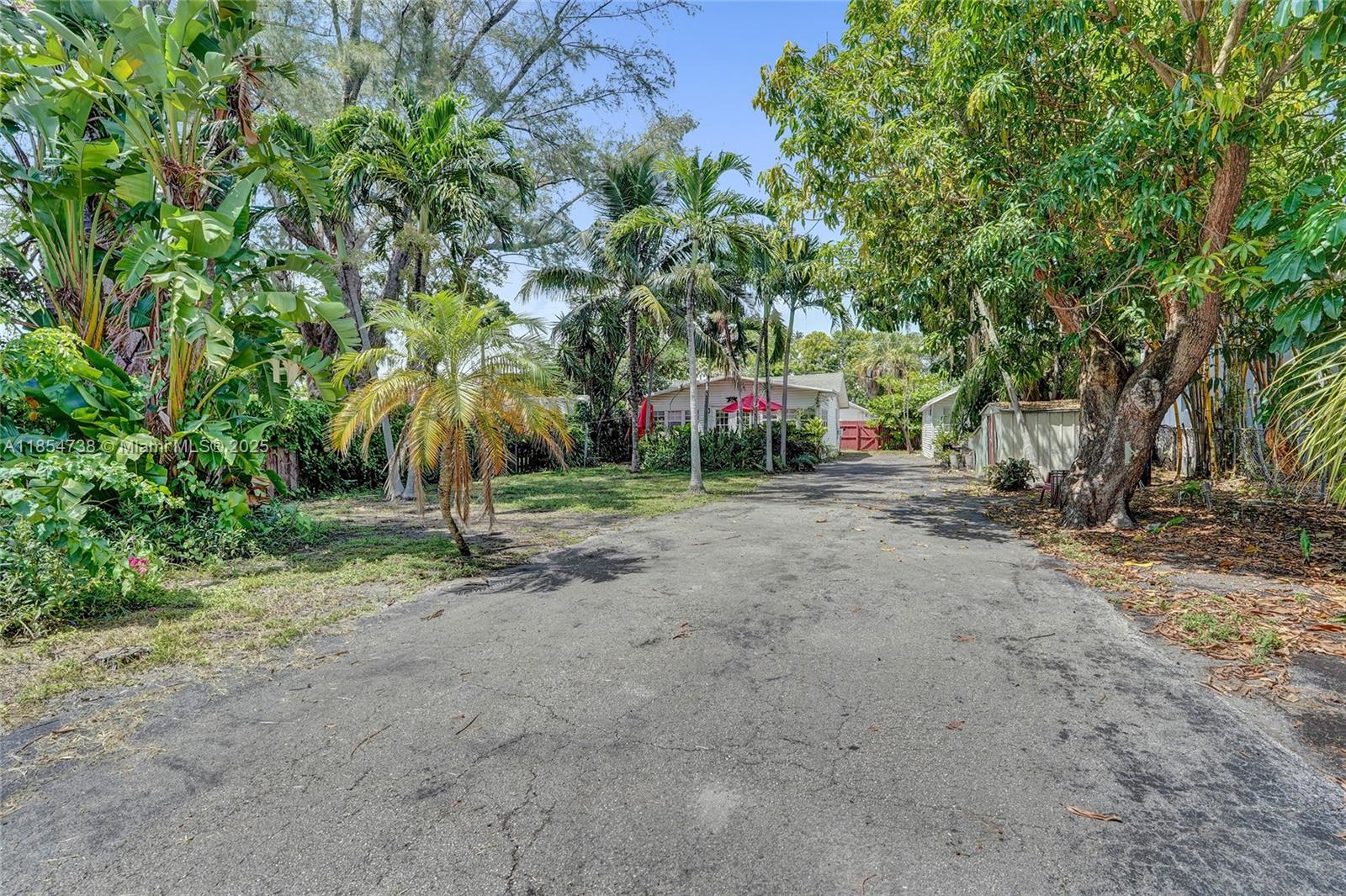 See details / 1125 sq. ft. $ 2025-08-07 0 Photo