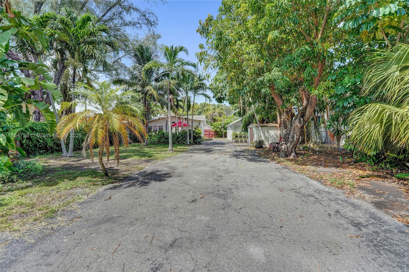 See details / 1125 sq. ft. $ 2025-08-07 0 Photo