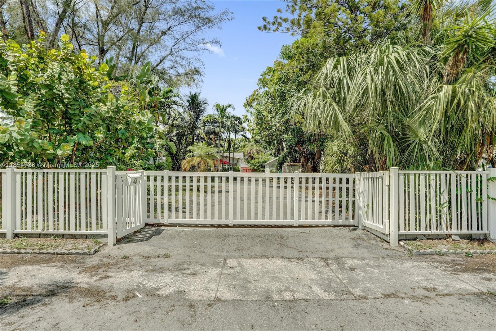 See details / 1125 sq. ft. $ 2025-08-07 0 Photo