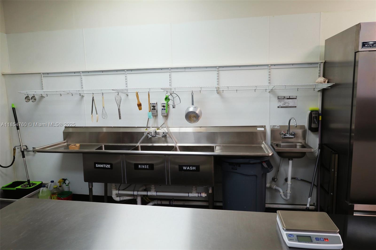 105  /   sq. ft. $ 2025-08-09 0 foto