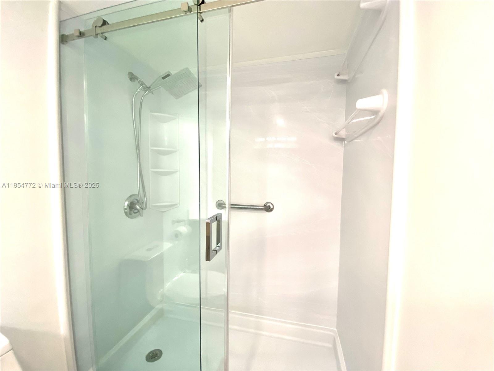 See details 615 1 / 2 943 sq. ft. $ 2025-08-07 0 Photo