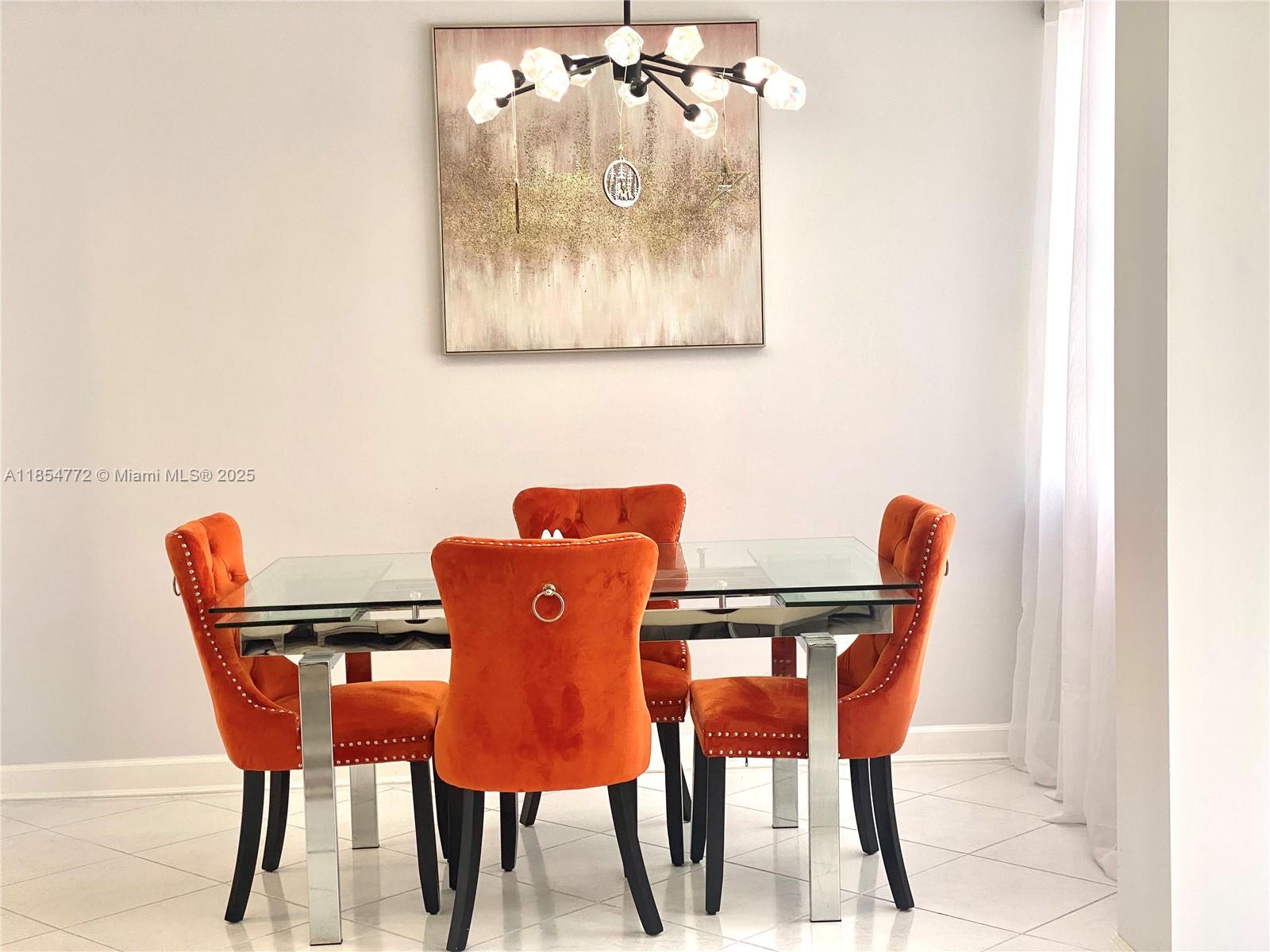 See details 615 1 / 2 943 sq. ft. $ 2025-08-07 0 Photo