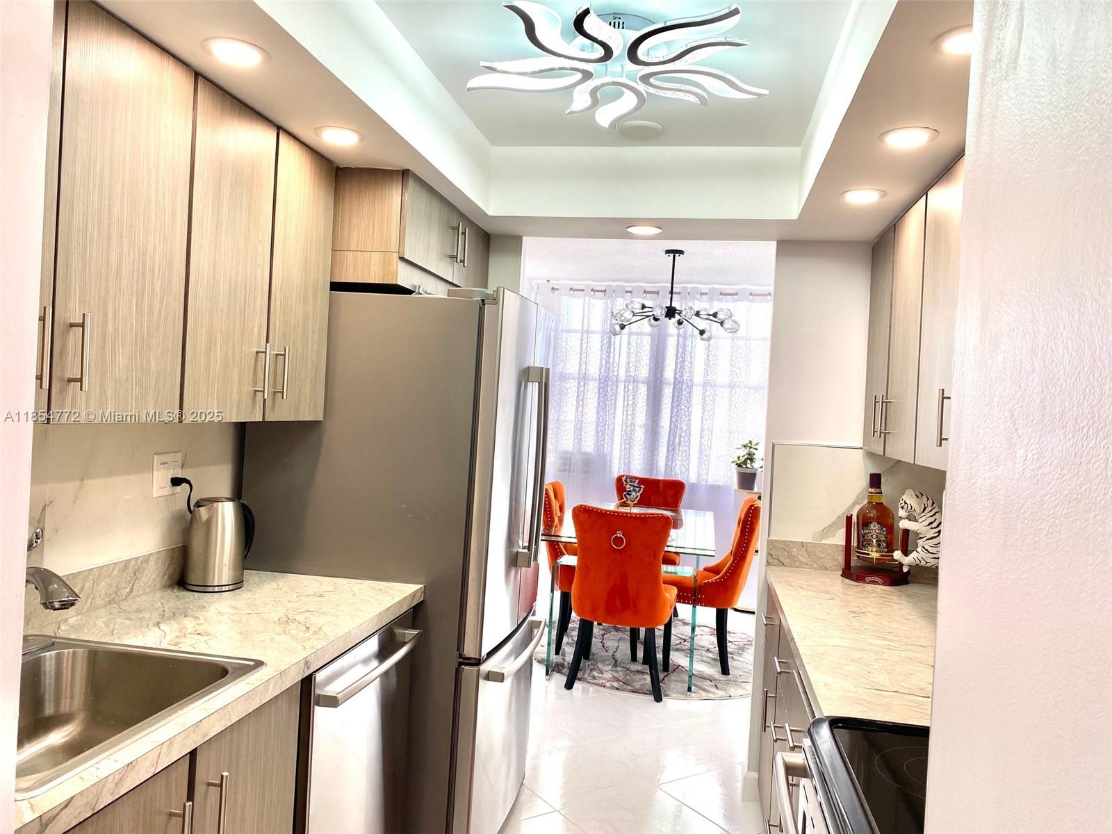 See details 615 1 / 2 943 sq. ft. $ 2025-08-07 0 Photo