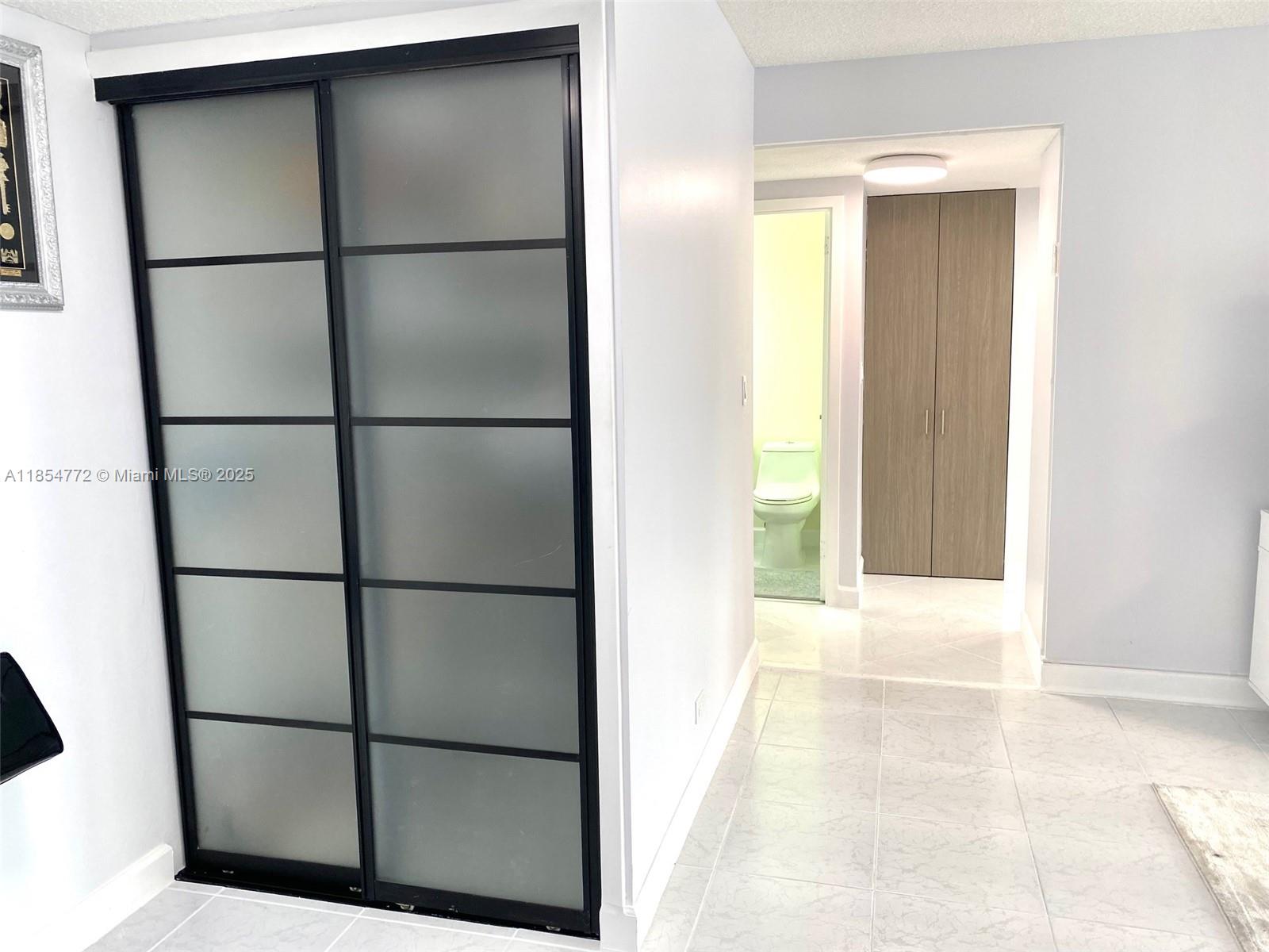 See details 615 1 / 2 943 sq. ft. $ 2025-08-07 0 Photo