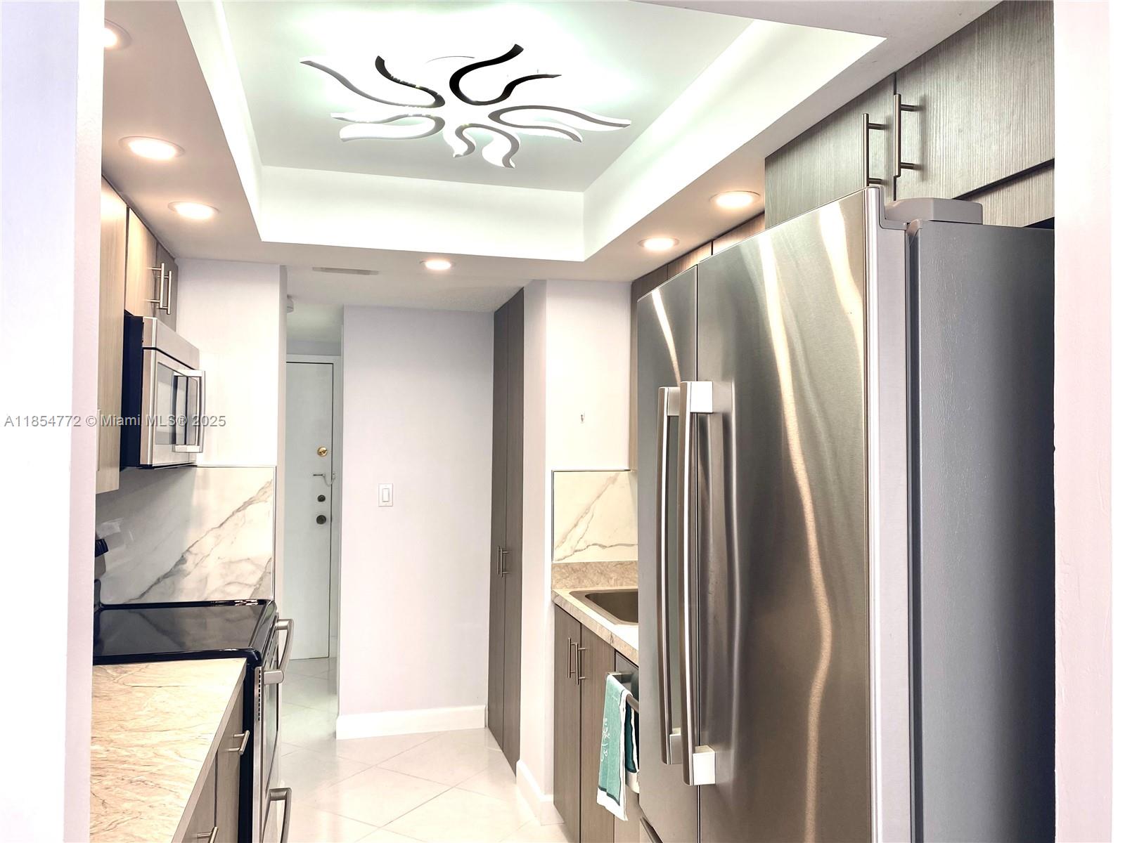 See details 615 1 / 2 943 sq. ft. $ 2025-08-07 0 Photo