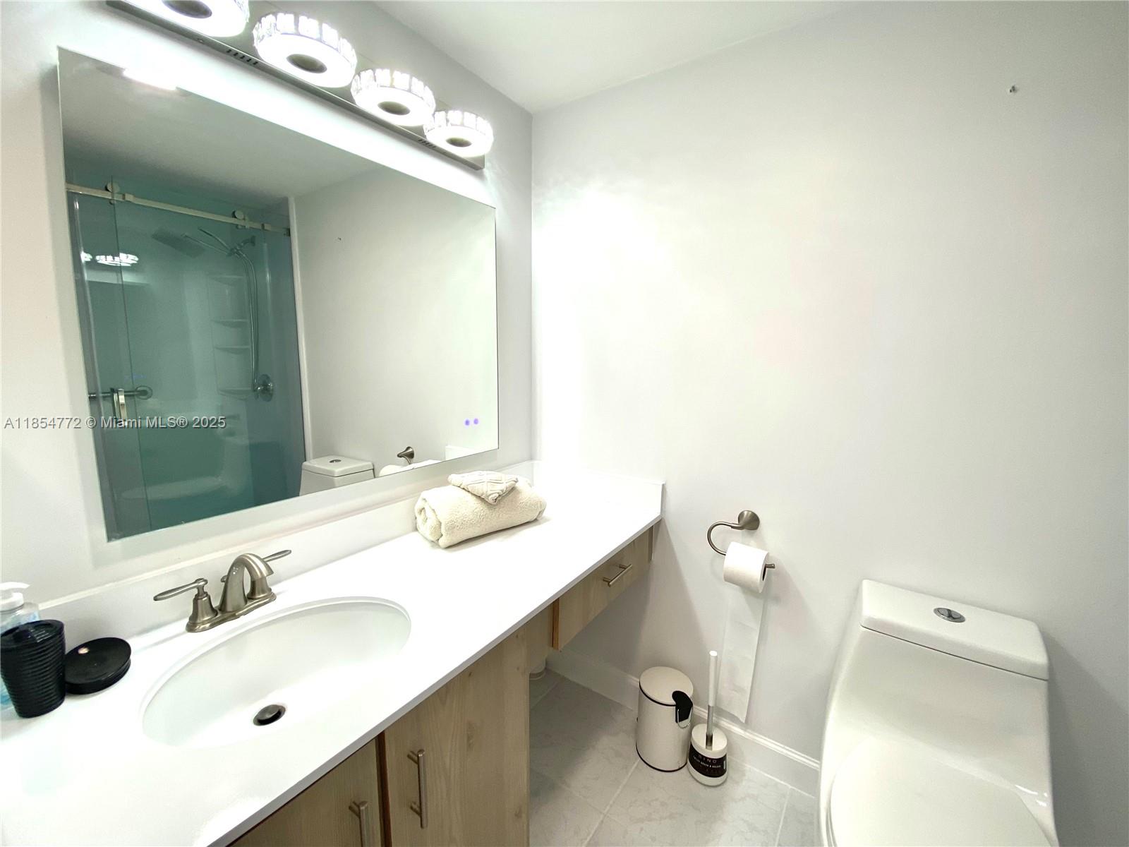 See details 615 1 / 2 943 sq. ft. $ 2025-08-07 0 Photo