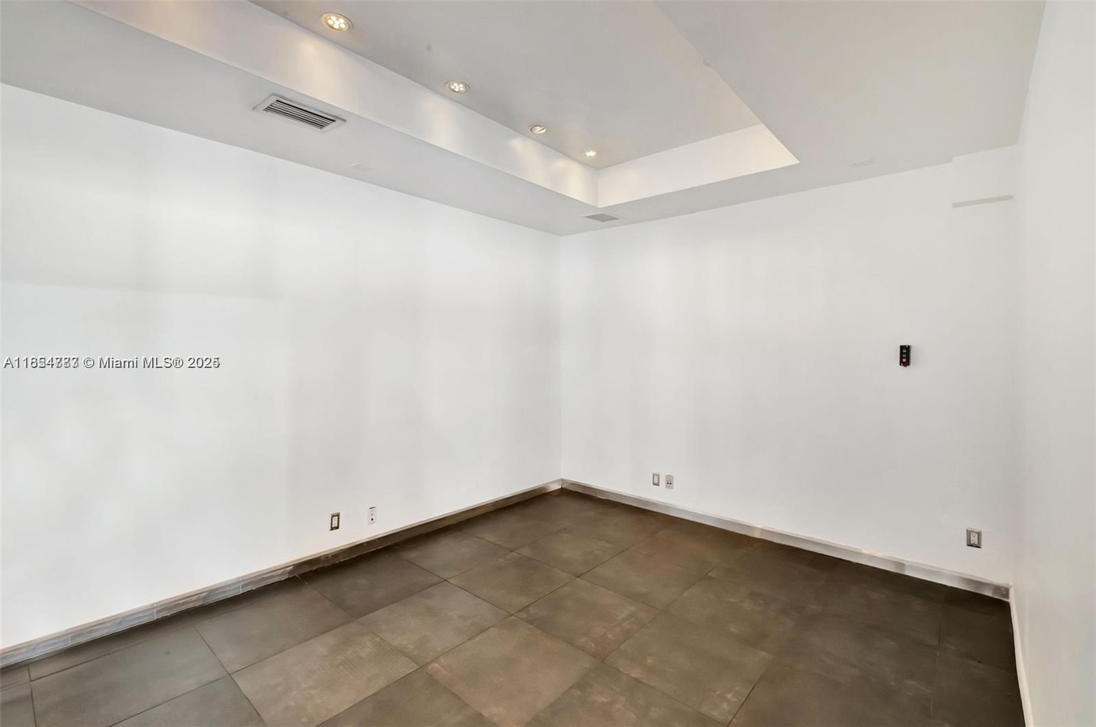 Ver detalles / sq. ft. $ 2025-08-07 0 foto