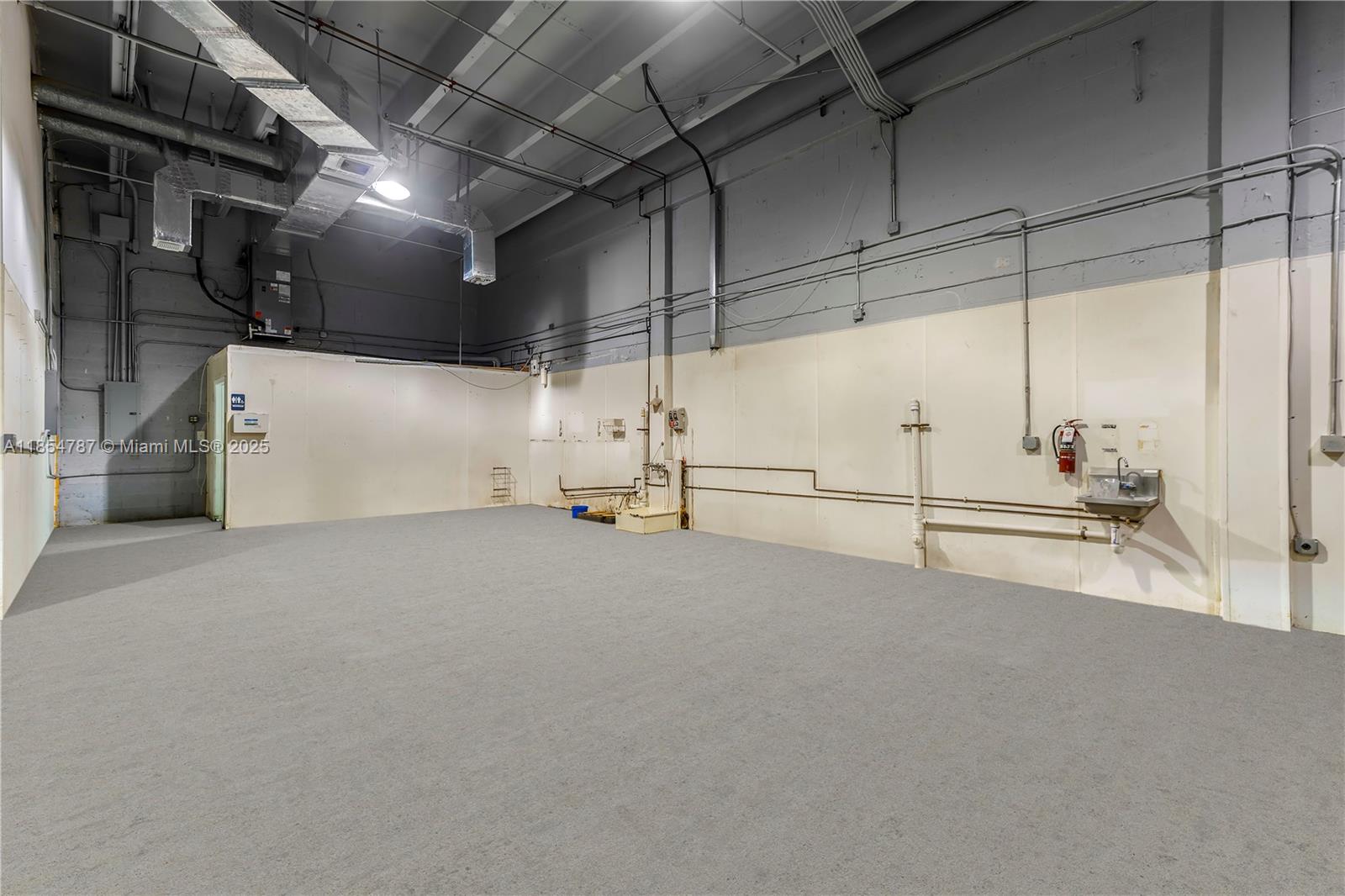 See details 438486 / sq. ft. $ 2025-08-07 0 Photo