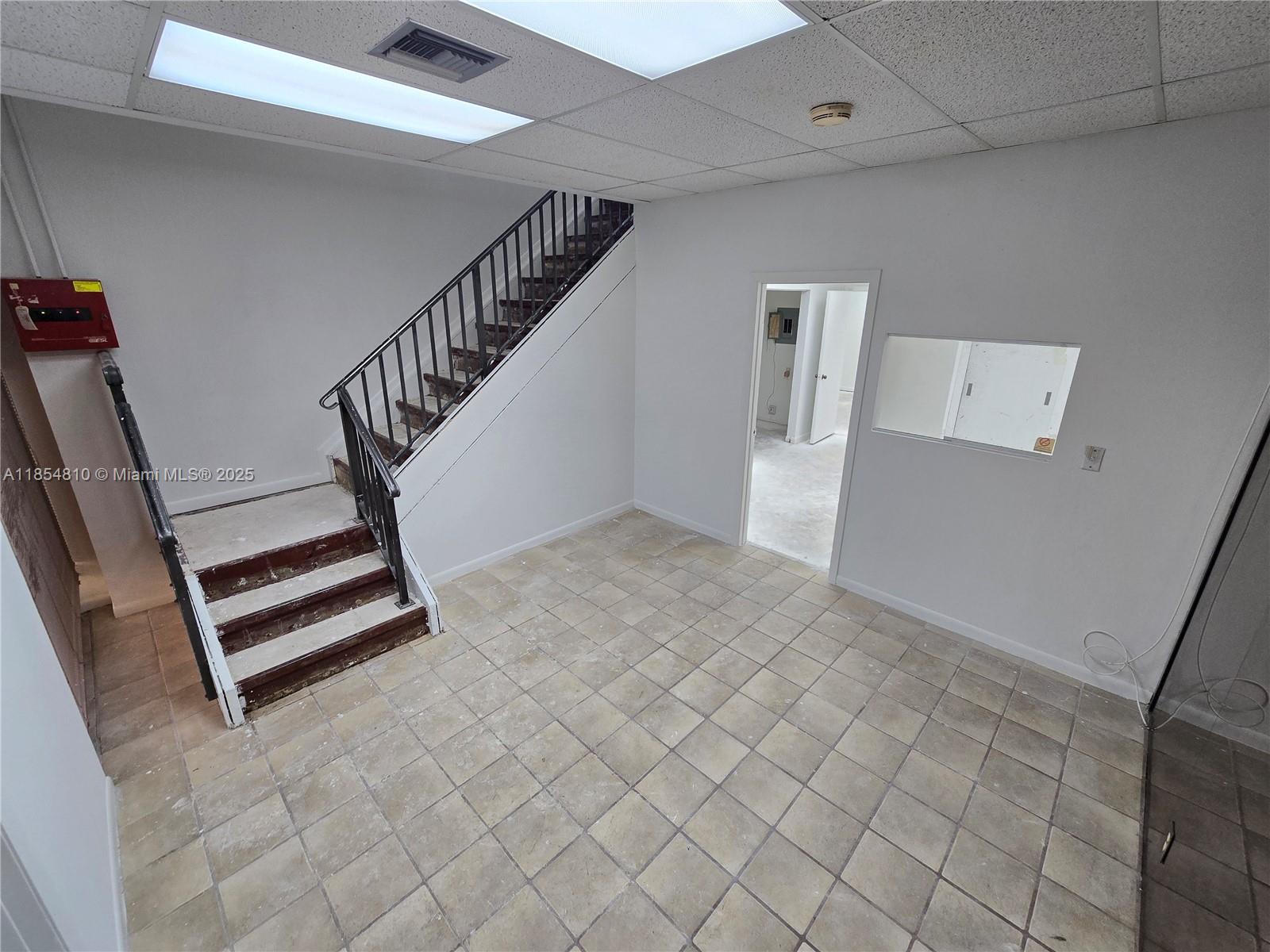 See details 10 & 101 / sq. ft. $ 2025-08-07 0 Photo
