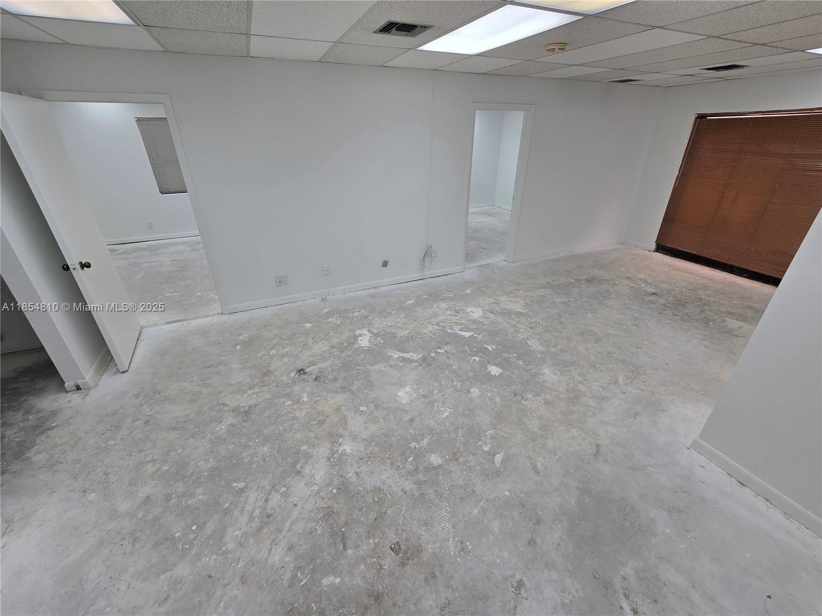 See details 10 & 101 / sq. ft. $ 2025-08-07 0 Photo