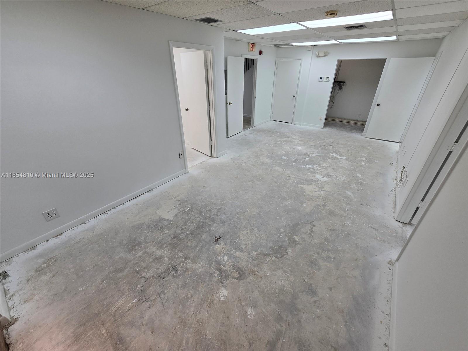 See details 10 & 101 / sq. ft. $ 2025-08-07 0 Photo