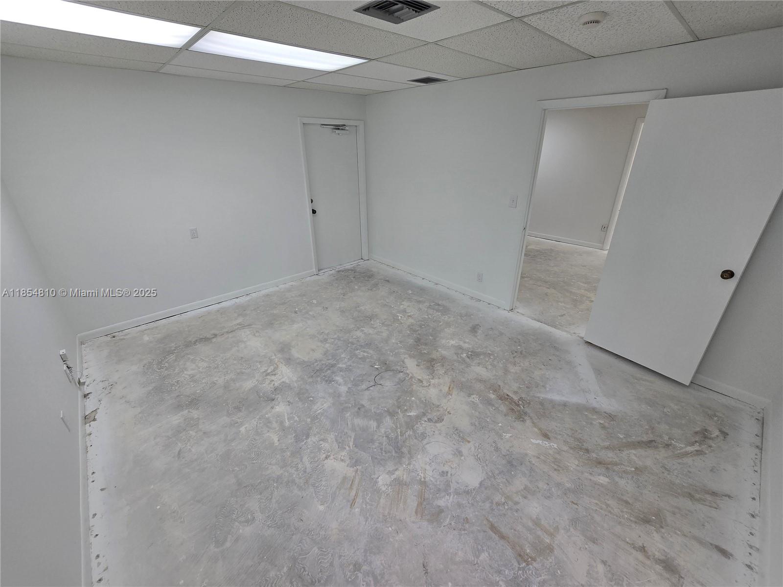 See details 10 & 101 / sq. ft. $ 2025-08-07 0 Photo