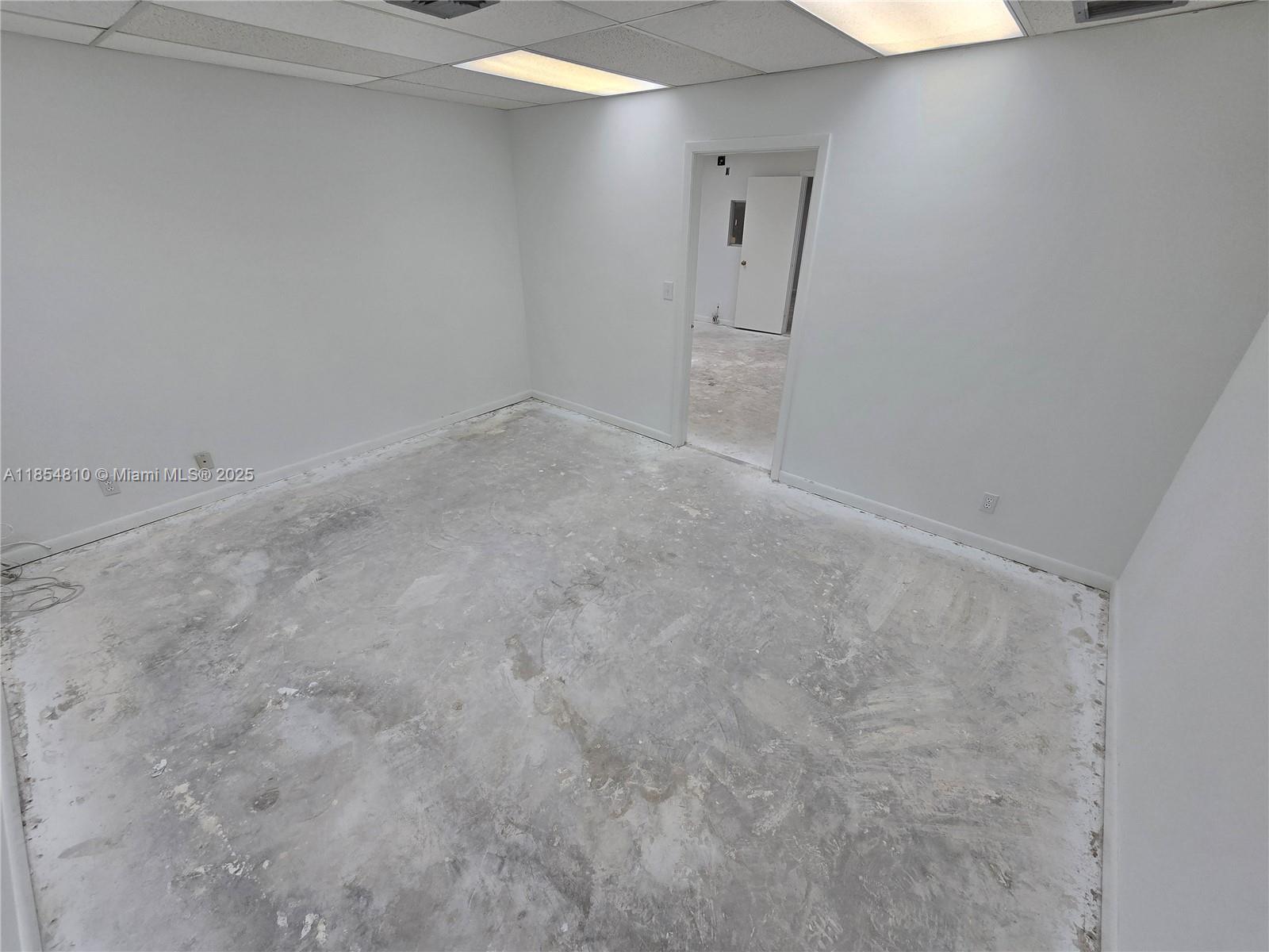 See details 10 & 101 / sq. ft. $ 2025-08-07 0 Photo