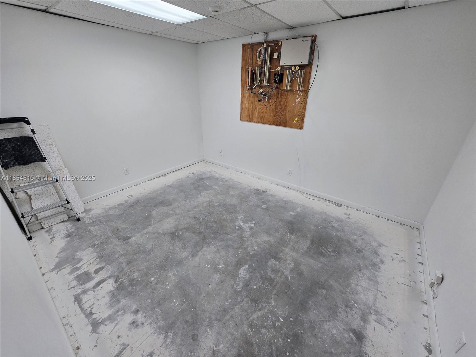 See details 10 & 101 / sq. ft. $ 2025-08-07 0 Photo