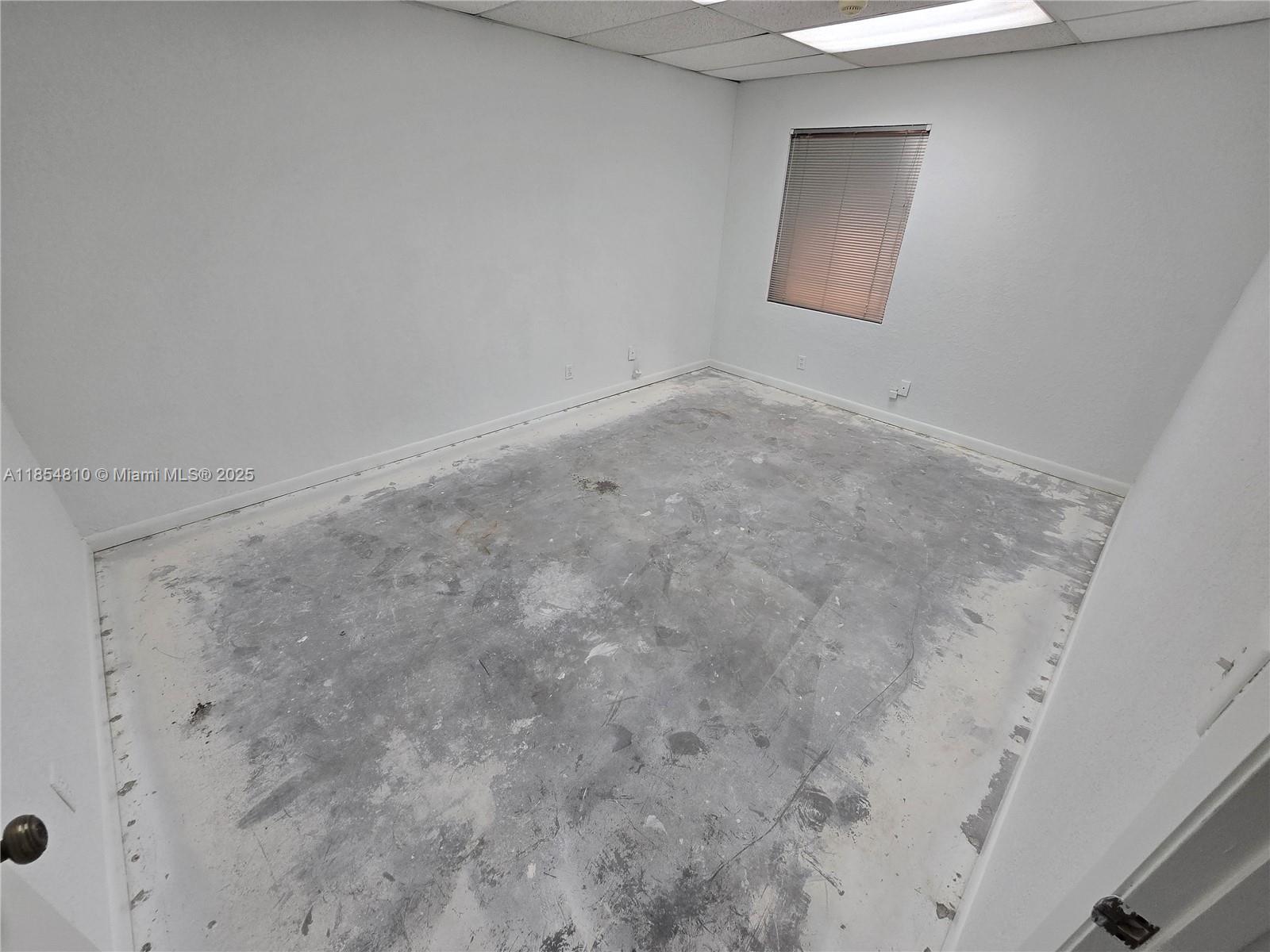 See details 10 & 101 / sq. ft. $ 2025-08-07 0 Photo