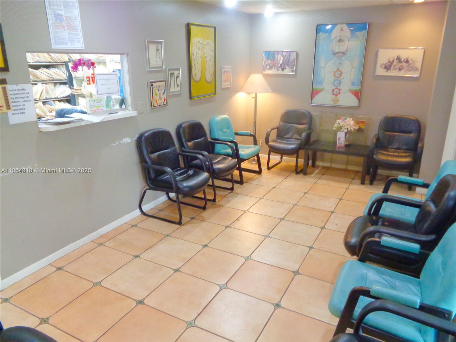 See details 10 & 101 / sq. ft. $ 2025-08-07 0 Photo