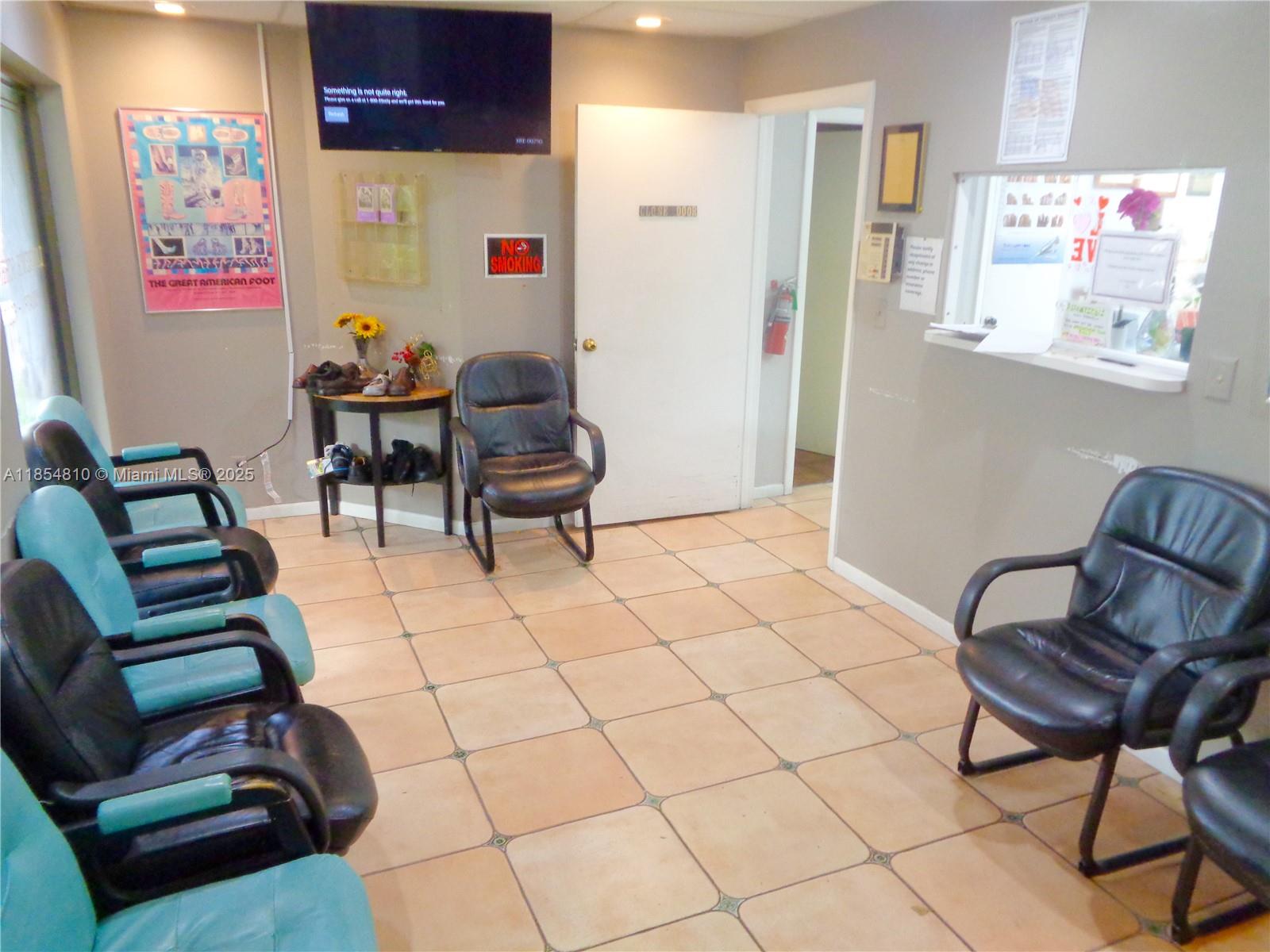 See details 10 & 101 / sq. ft. $ 2025-08-07 0 Photo