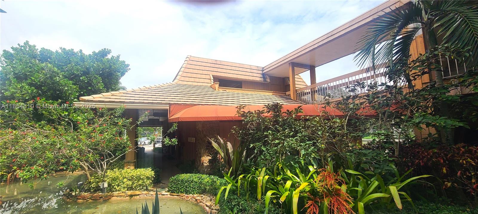 See details 10 & 101 / sq. ft. $ 2025-08-07 0 Photo