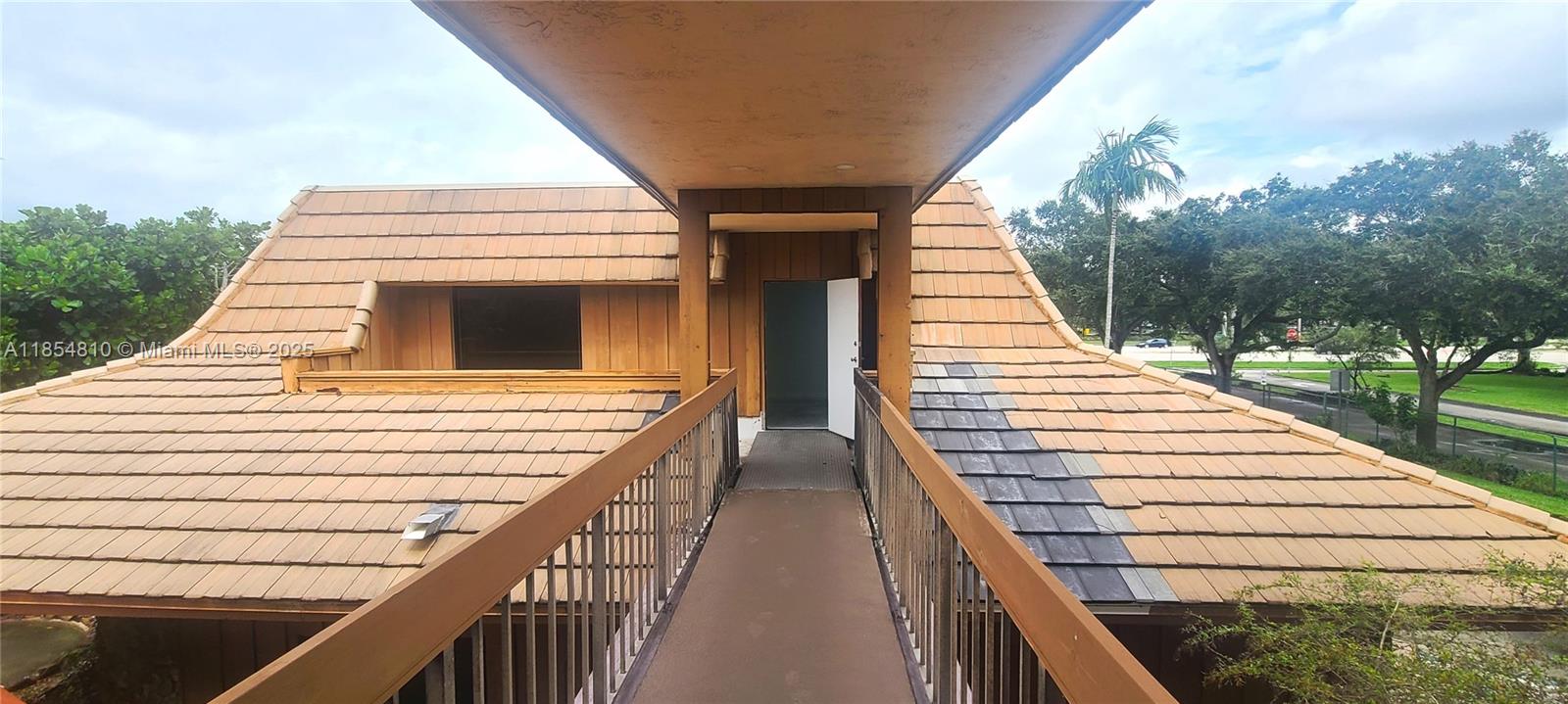 See details 10 & 101 / sq. ft. $ 2025-08-07 0 Photo