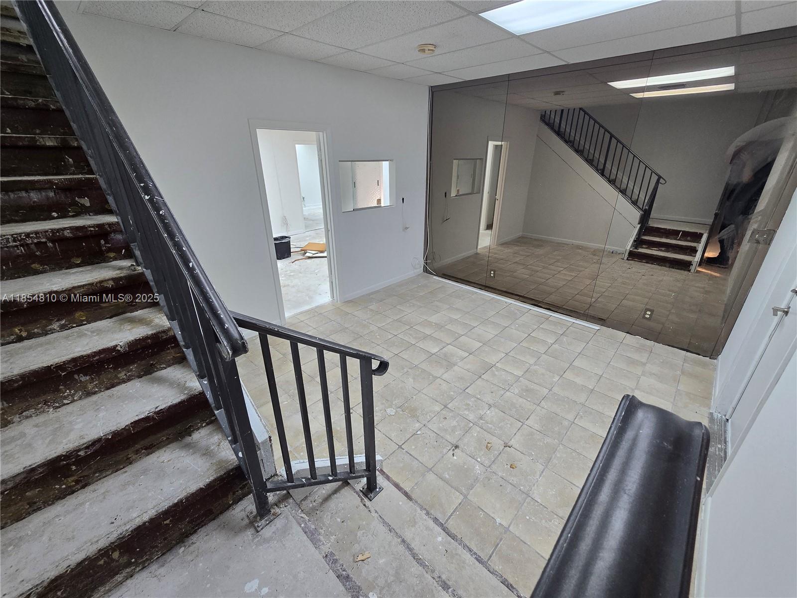 See details 10 & 101 / sq. ft. $ 2025-08-07 0 Photo
