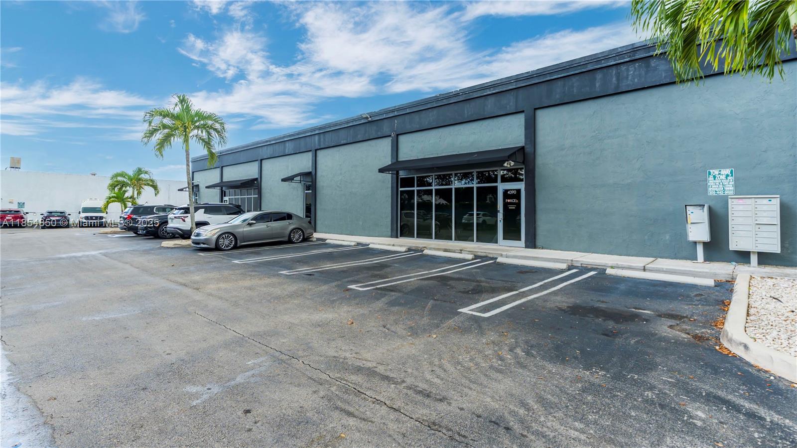 See details 438890 / sq. ft. $ 2025-08-07 0 Photo