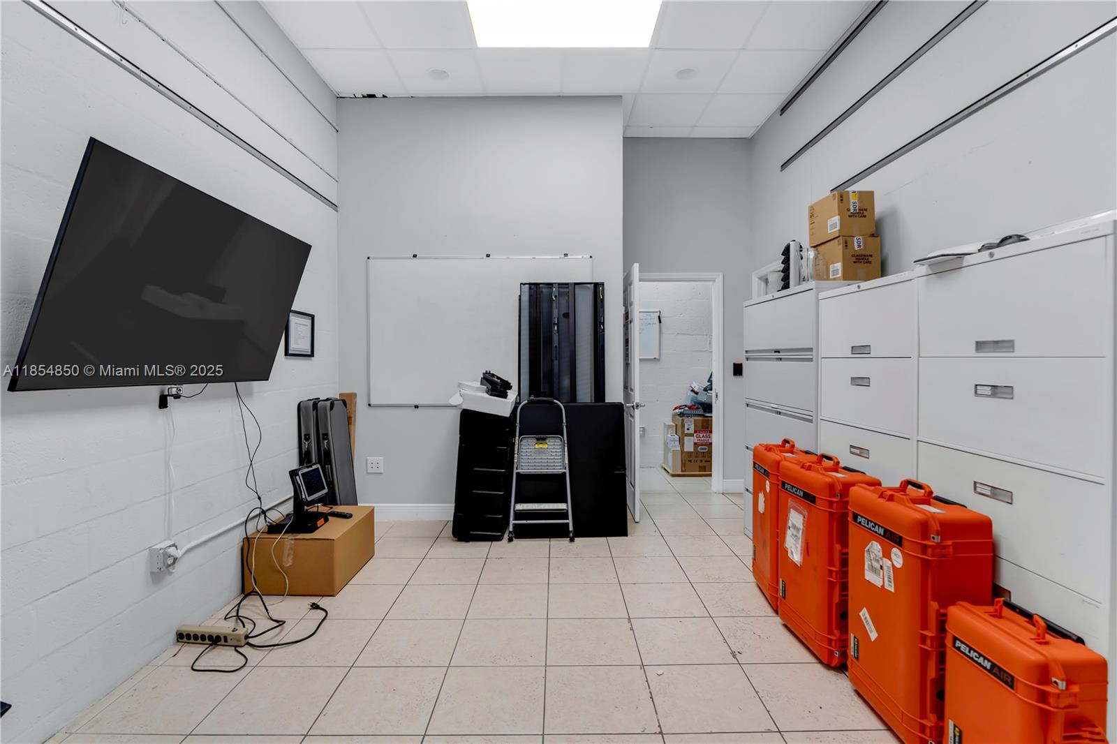 See details 438890 / sq. ft. $ 2025-08-07 0 Photo