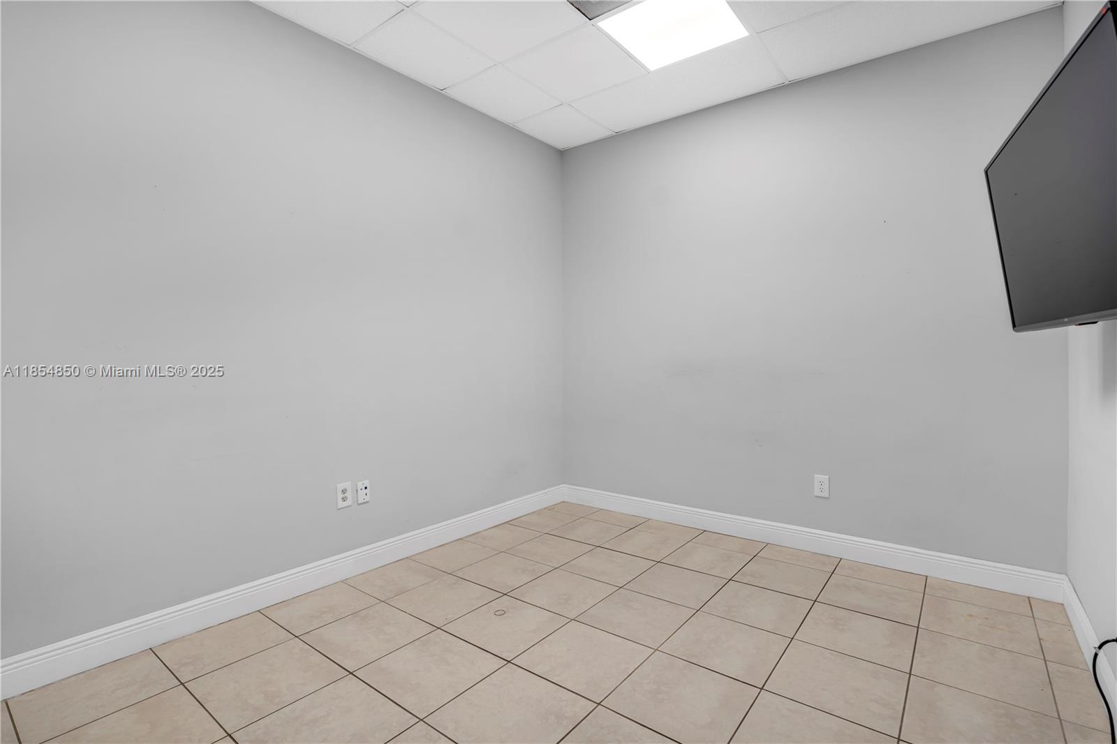 See details 438890 / sq. ft. $ 2025-08-07 0 Photo