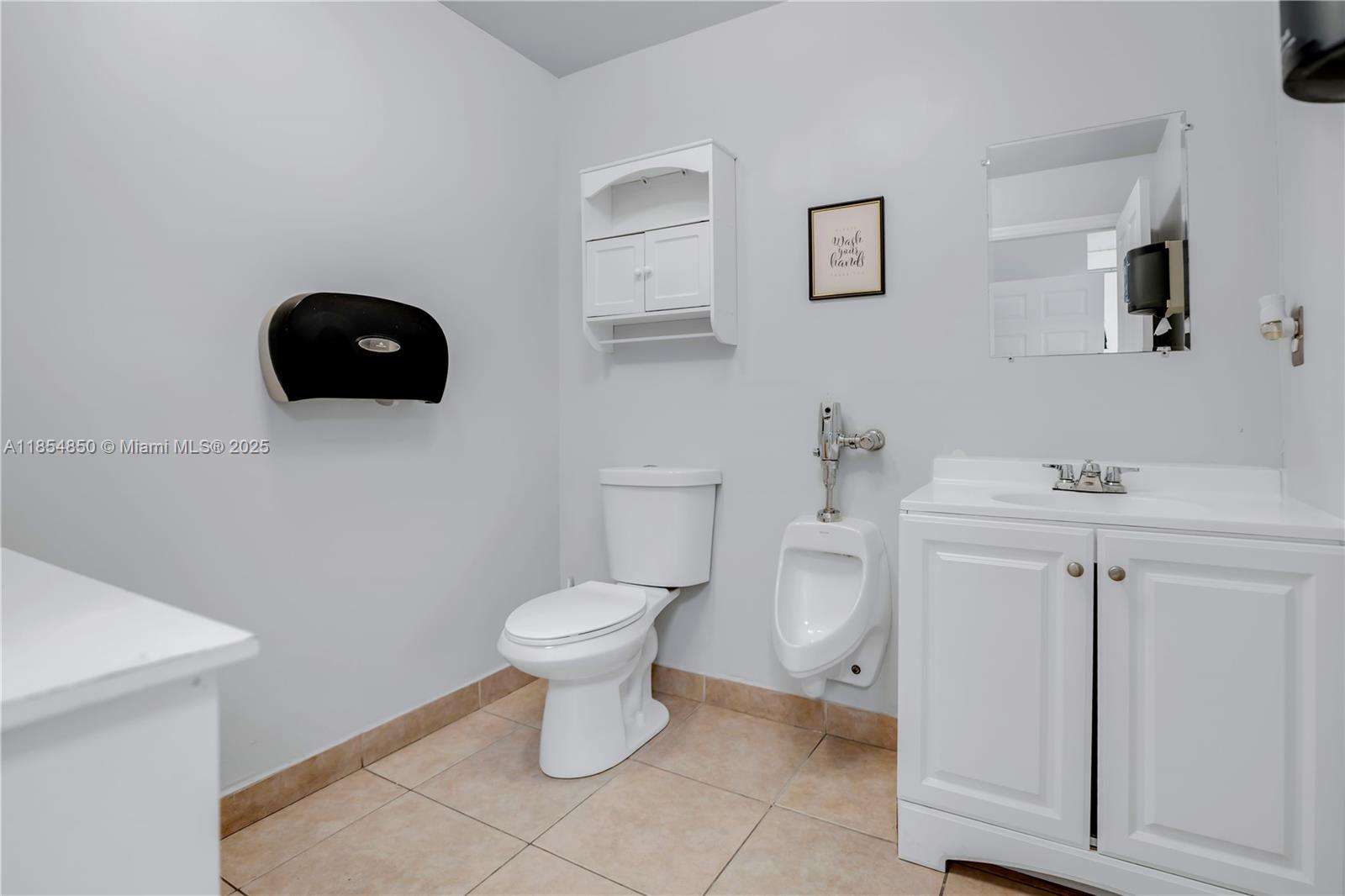 See details 438890 / sq. ft. $ 2025-08-07 0 Photo