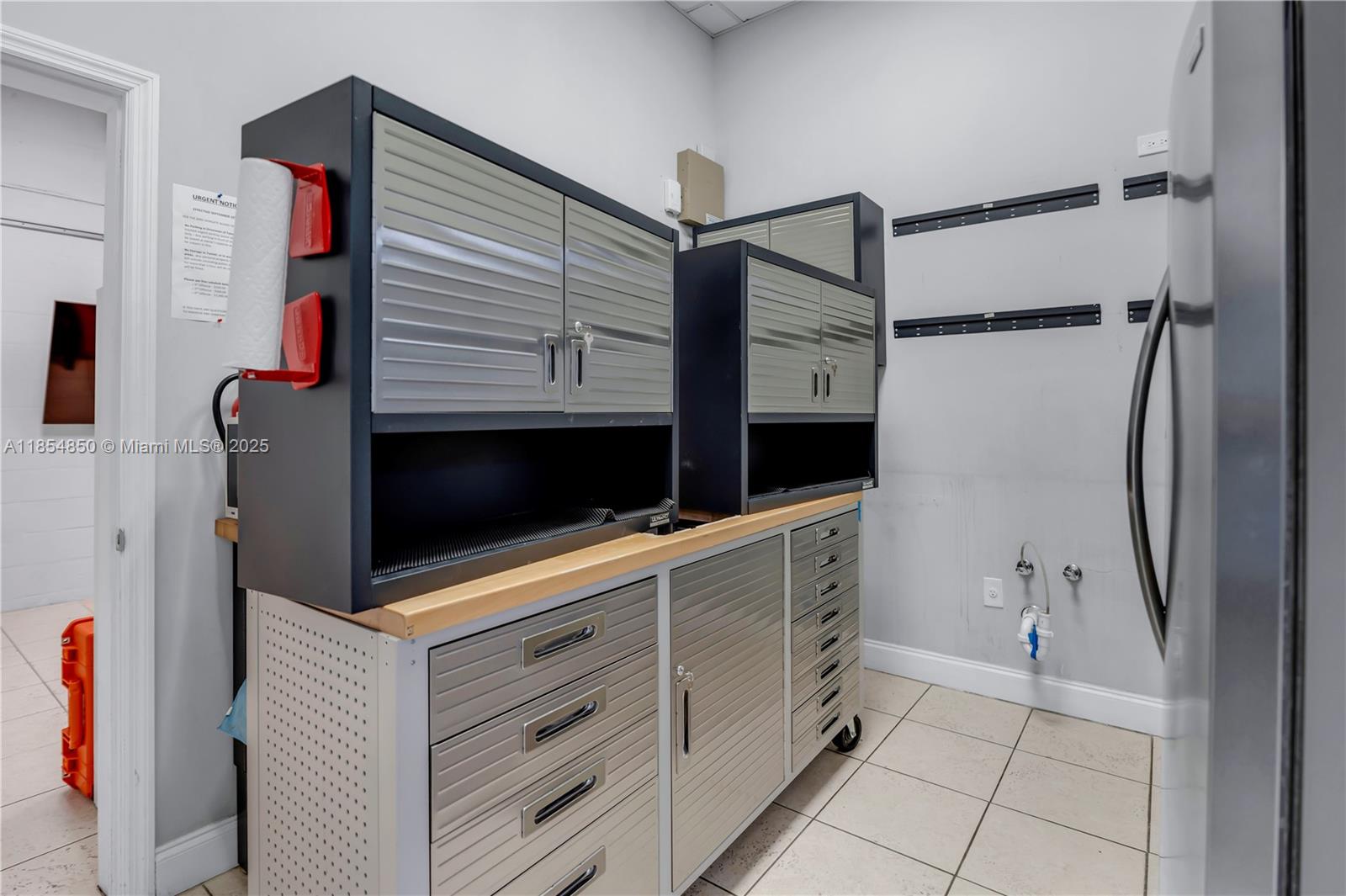 See details 438890 / sq. ft. $ 2025-08-07 0 Photo