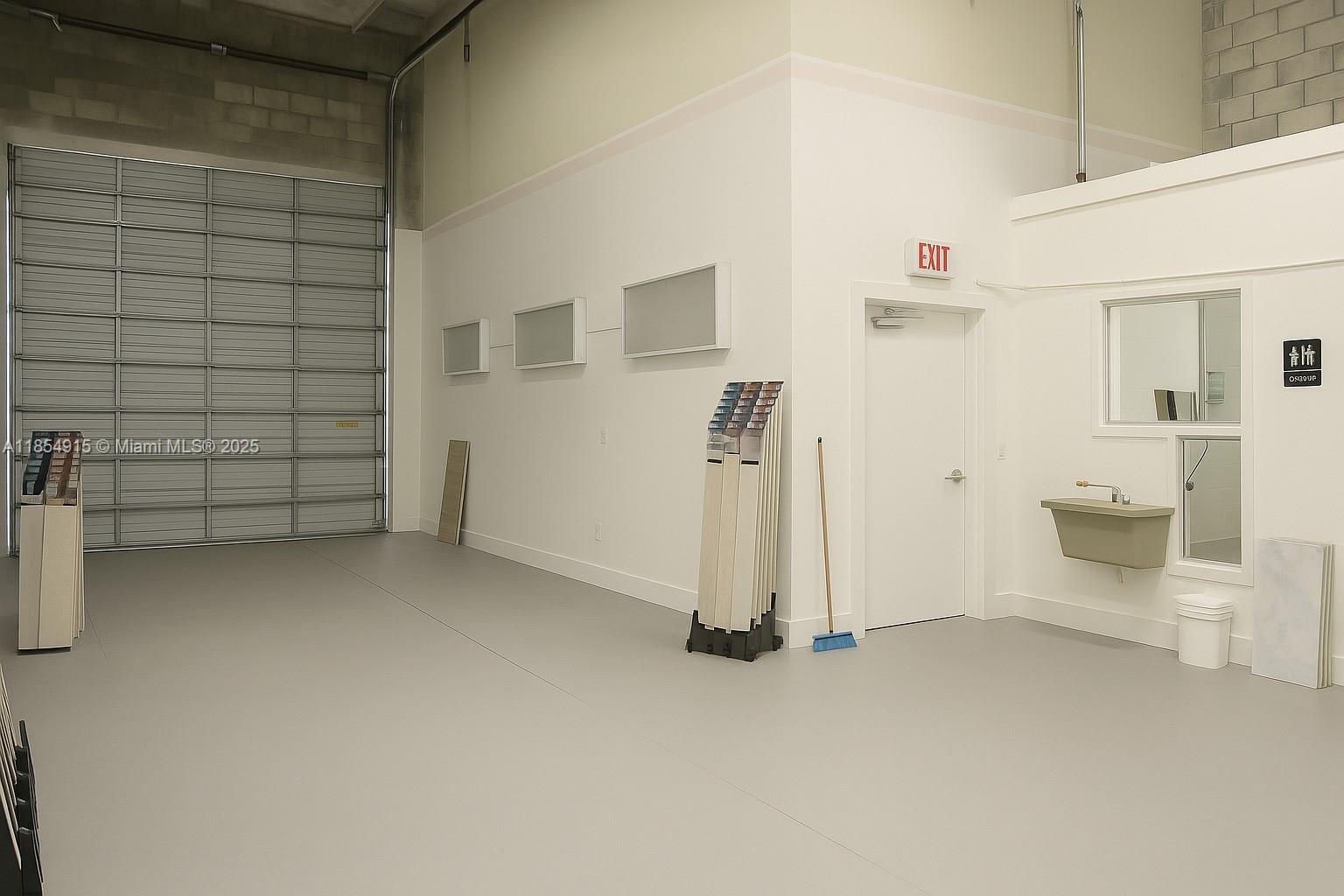 20  /   sq. ft. $ 2025-09-21 0 Photo