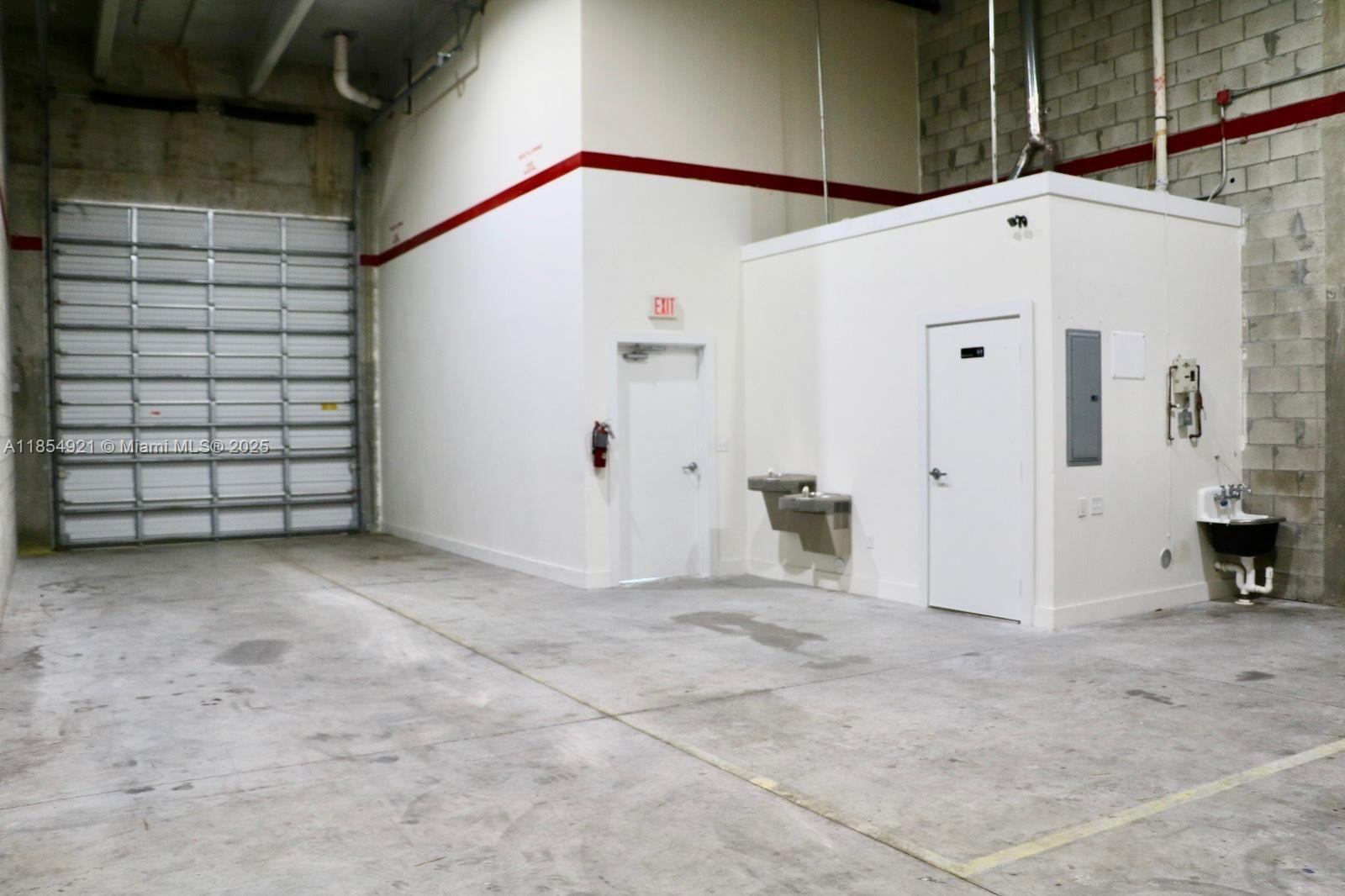 9  /   sq. ft. $ 2025-11-13 0 foto