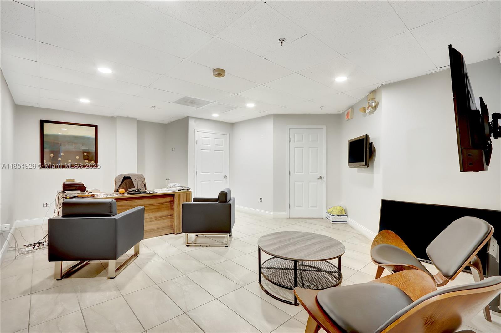 See details / sq. ft. $ 2025-08-07 0 Photo