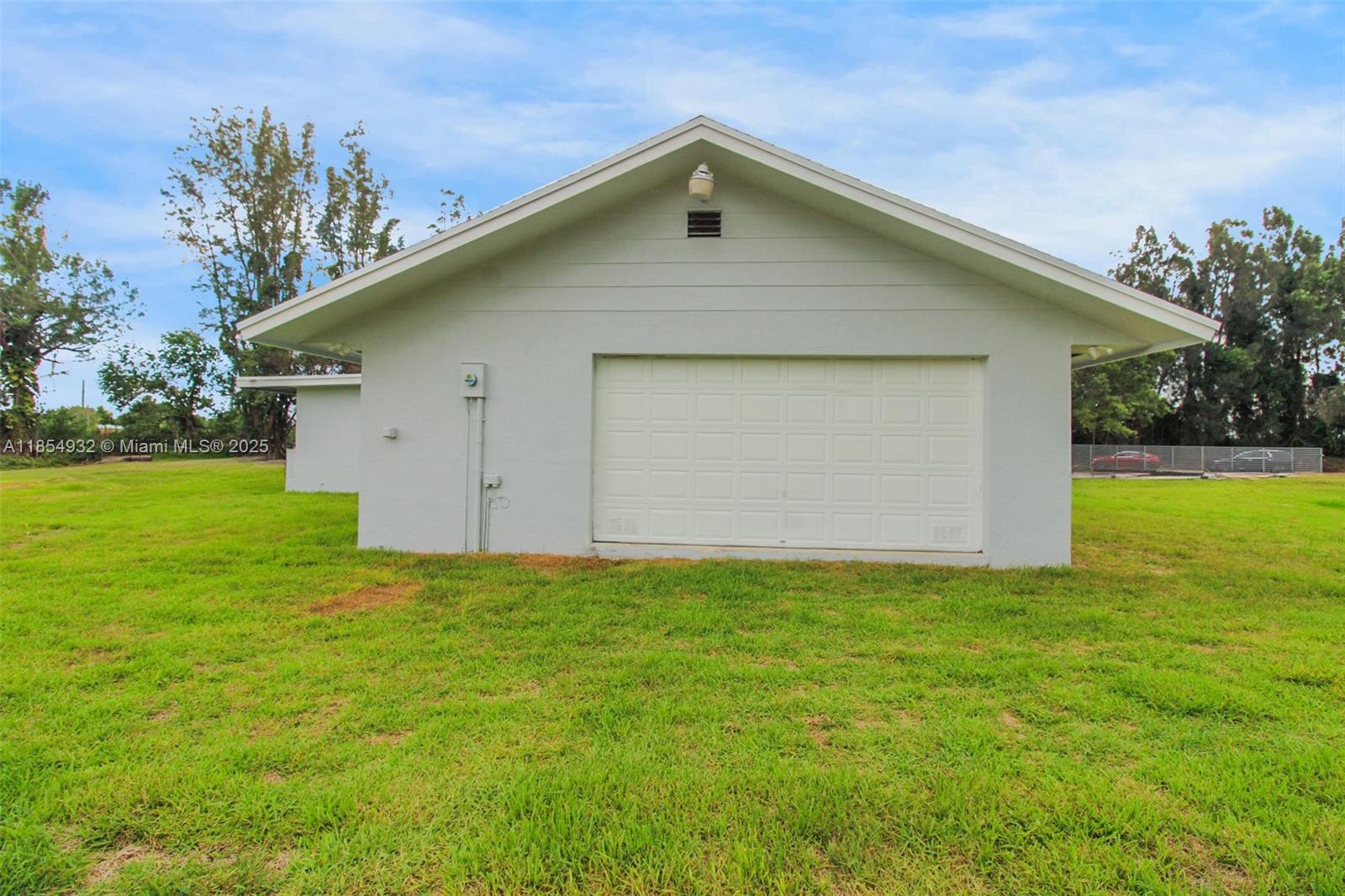 See details / sq. ft. $ 2025-08-07 0 Photo