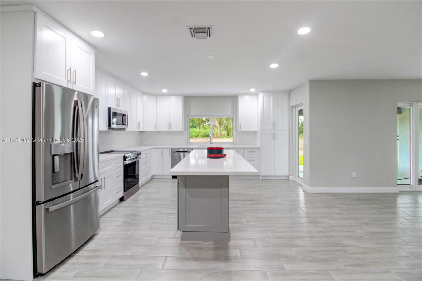 See details / sq. ft. $ 2025-08-07 0 Photo