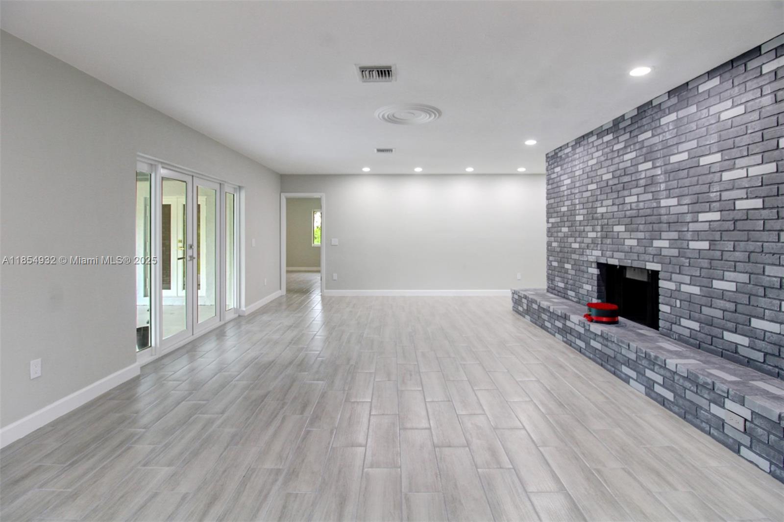 See details / sq. ft. $ 2025-08-07 0 Photo