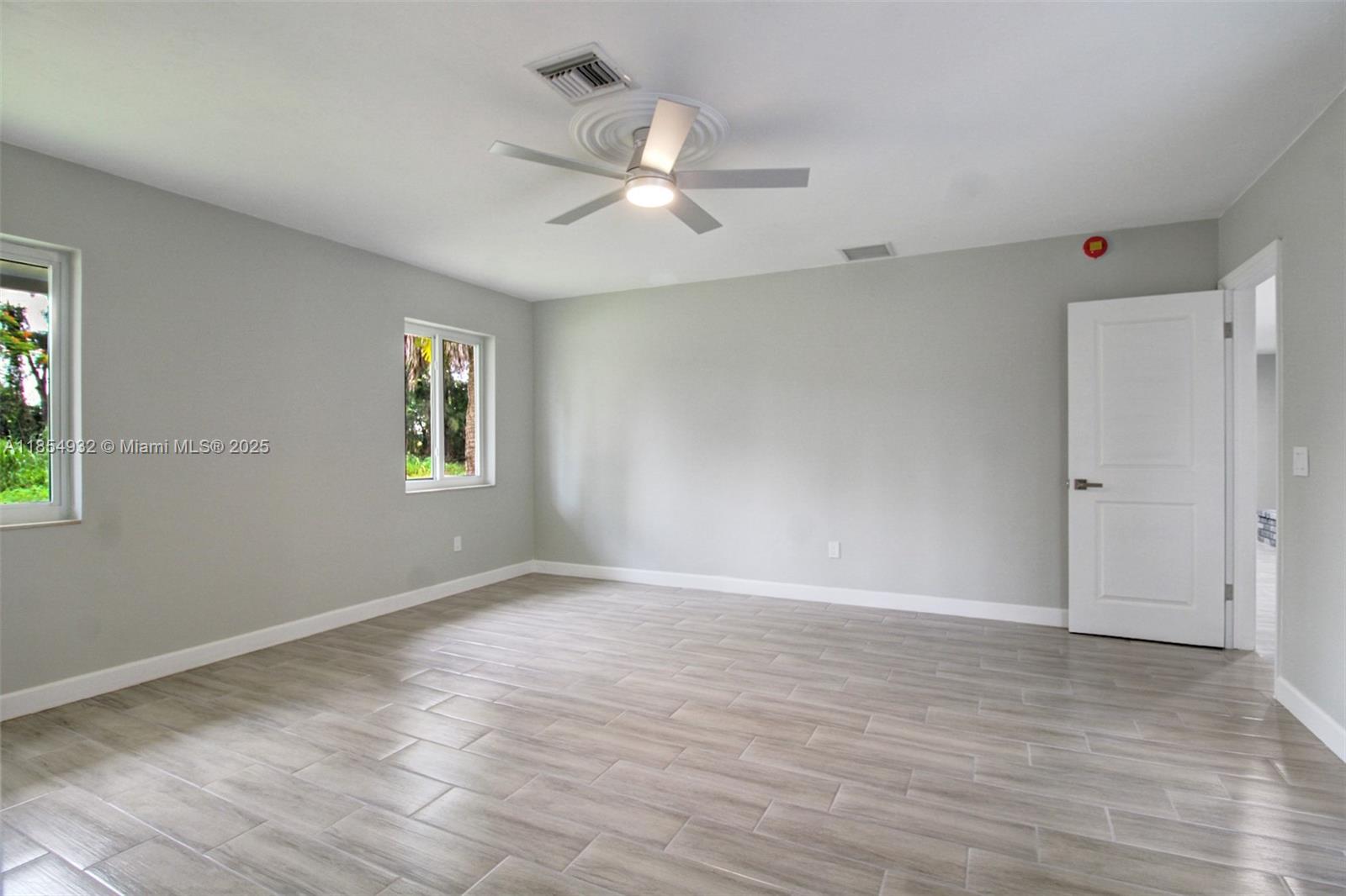 See details / sq. ft. $ 2025-08-07 0 Photo