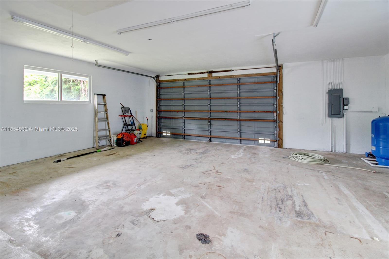 See details / sq. ft. $ 2025-08-07 0 Photo