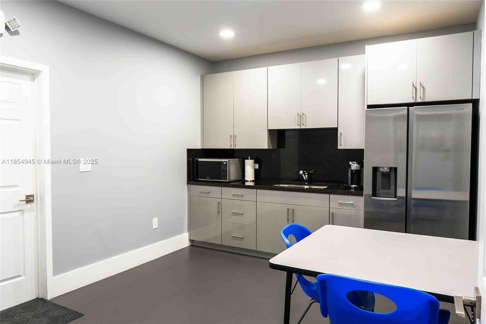   /   sq. ft. $ 2025-08-07 0 Photo