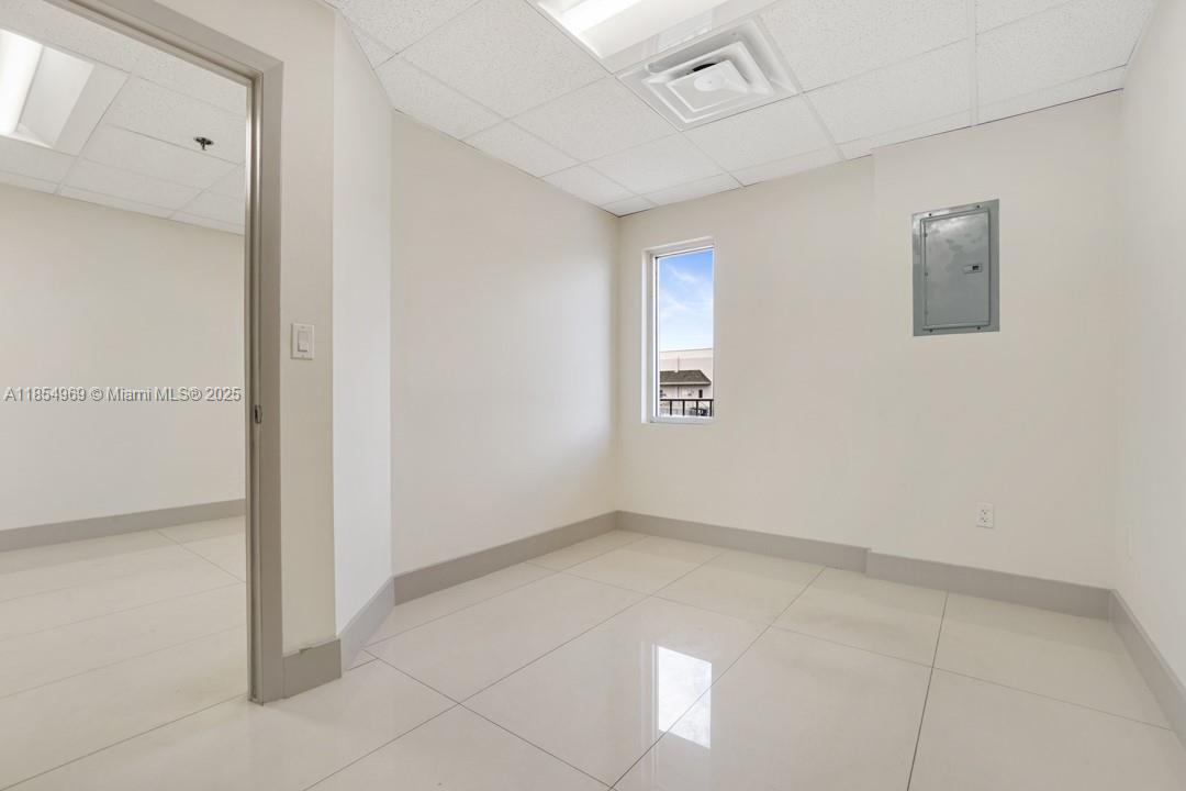 See details 2051 / sq. ft. $ 2025-08-22 0 Photo