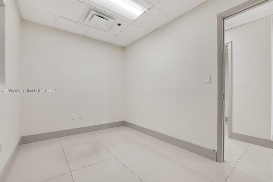 See details 2051 / sq. ft. $ 2025-08-22 0 Photo