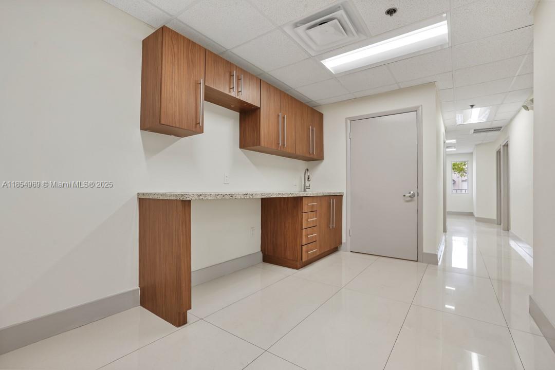 See details 2051 / sq. ft. $ 2025-08-22 0 Photo
