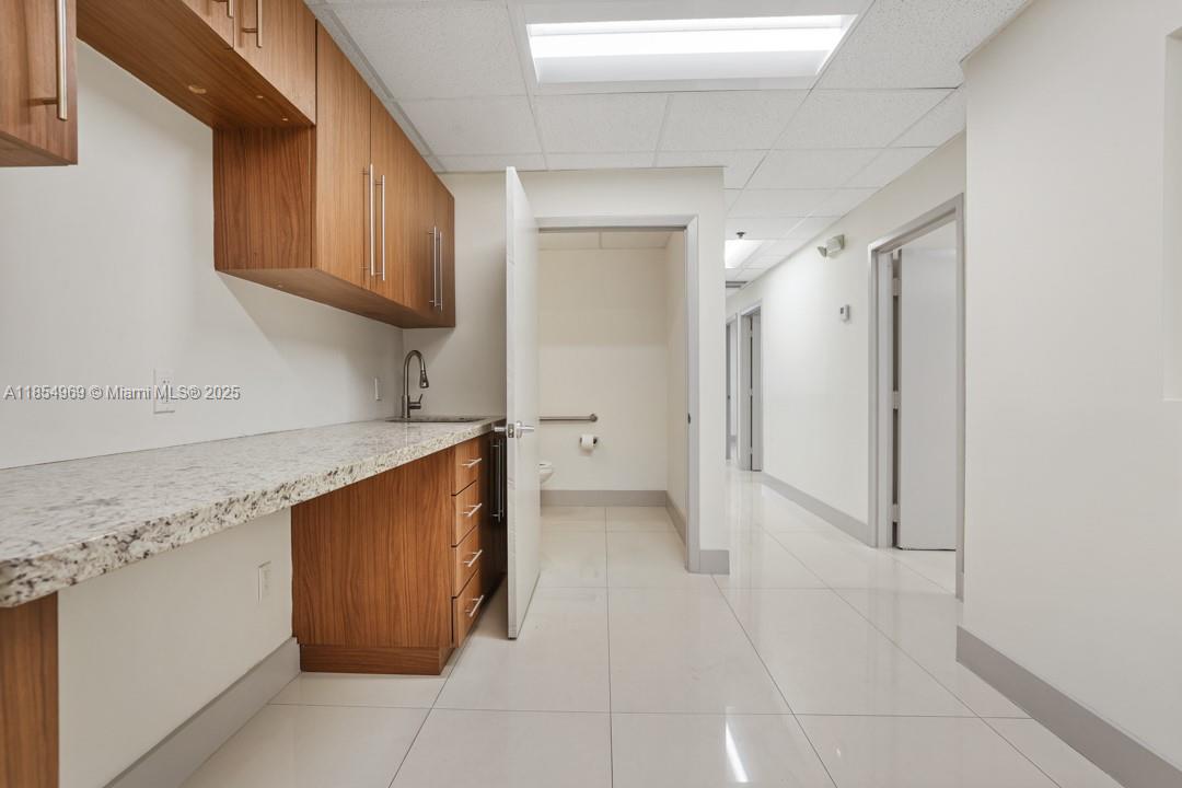 See details 2051 / sq. ft. $ 2025-08-22 0 Photo