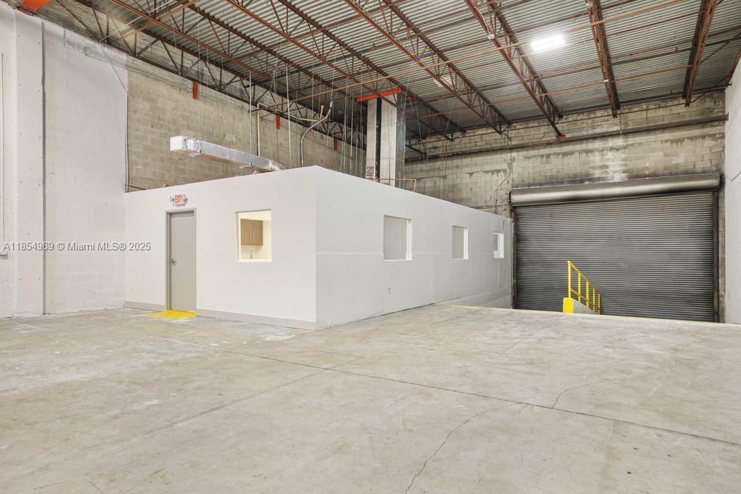 See details 2051 / sq. ft. $ 2025-08-22 0 Photo