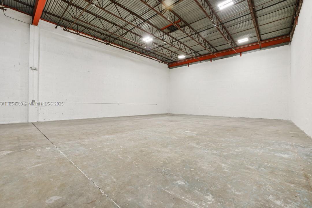 See details 2051 / sq. ft. $ 2025-08-22 0 Photo