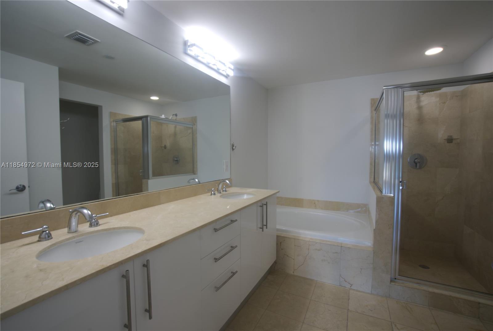 Photo of 3330 190th St  #1316, Aventura, Florida, 33180 - 