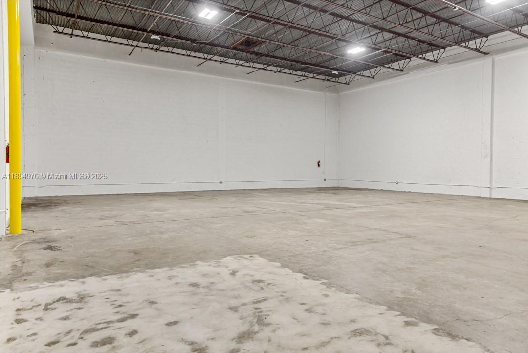 See details 7827 / sq. ft. $ 2025-08-22 0 Photo