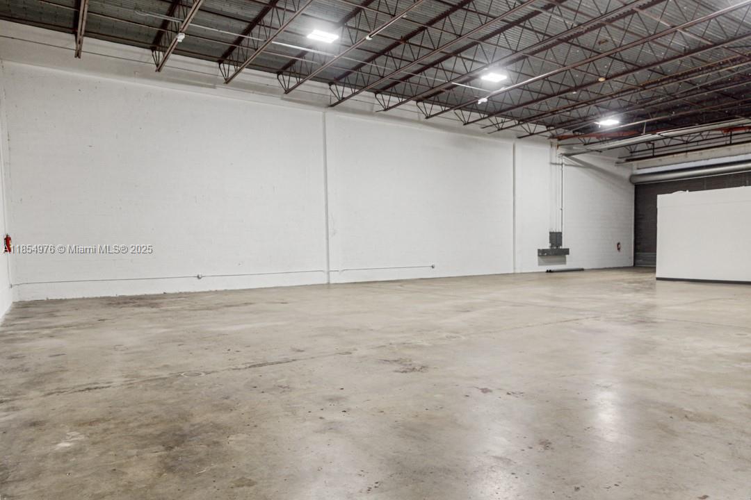 See details 7827 / sq. ft. $ 2025-08-22 0 Photo