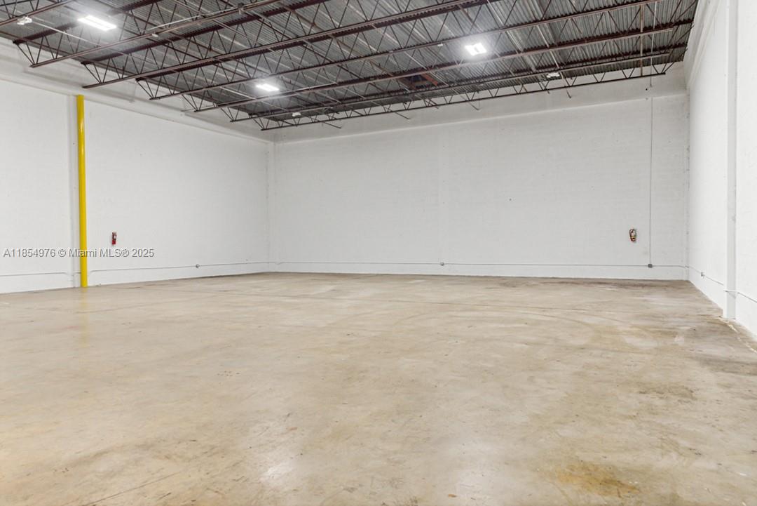 See details 7827 / sq. ft. $ 2025-08-22 0 Photo
